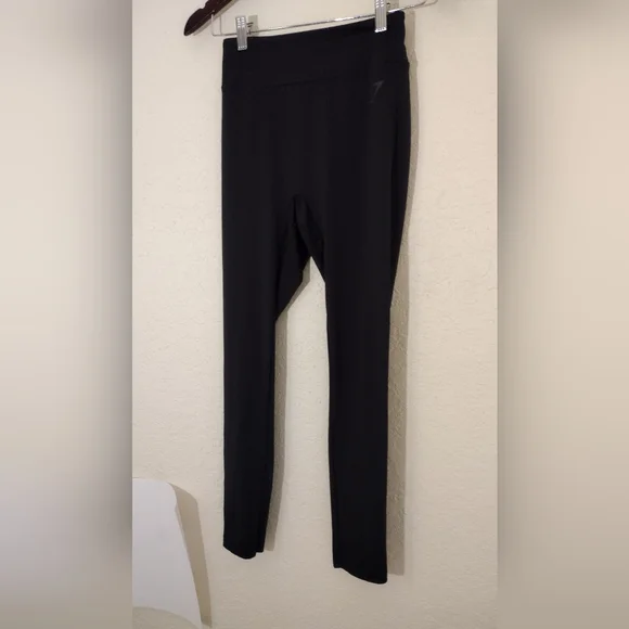 Gymshark Black Leggings With Scrunchy Bottom - Picture 4 of 6